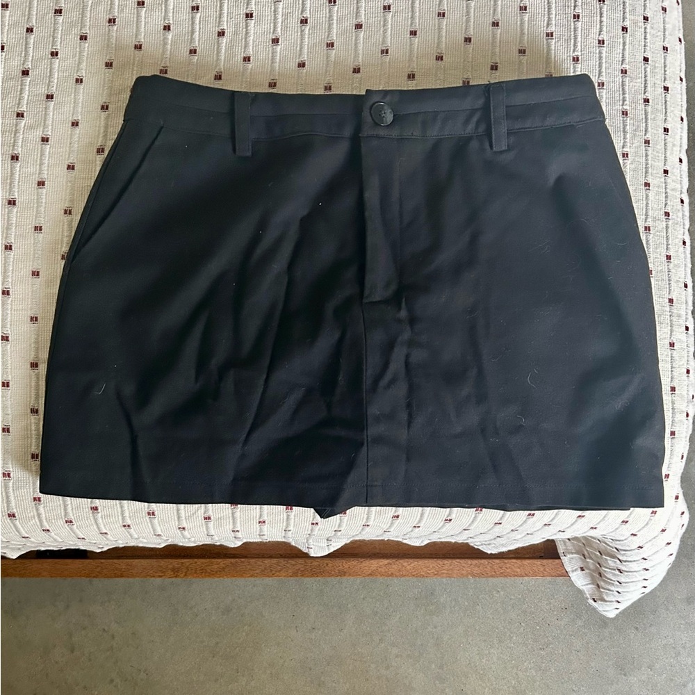 Black Skort